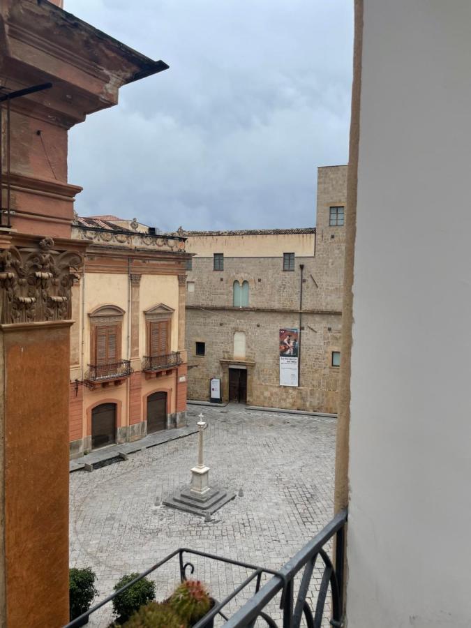 Appartamento Mansardato Nel Cuore Di Palermo - Accesso Terrazza Exterior photo